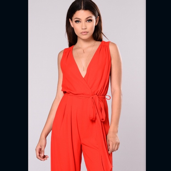 NWOT Fashion nova red jumpsuit - Picture 2 of 8